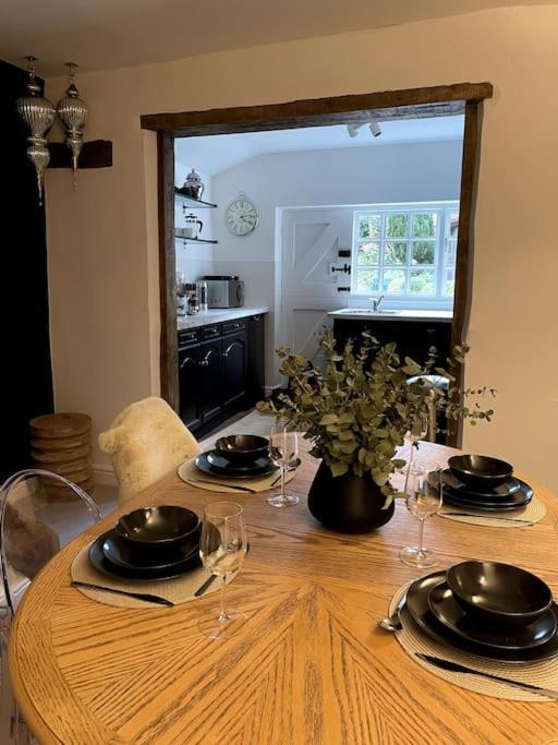 Entire Georgian Luxury Home - 3 Storey- High St Henley-In-Arden -Two Bedrooms-Sleeps 4 外观 照片