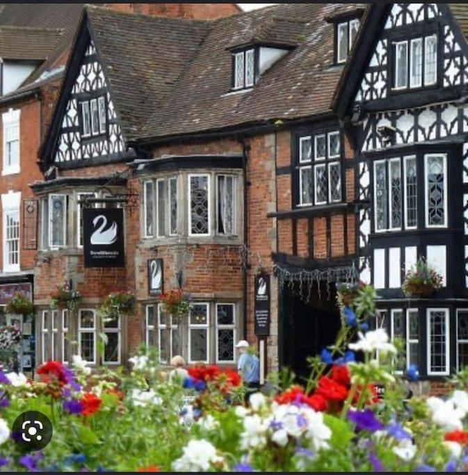 Entire Georgian Luxury Home - 3 Storey- High St Henley-In-Arden -Two Bedrooms-Sleeps 4 外观 照片