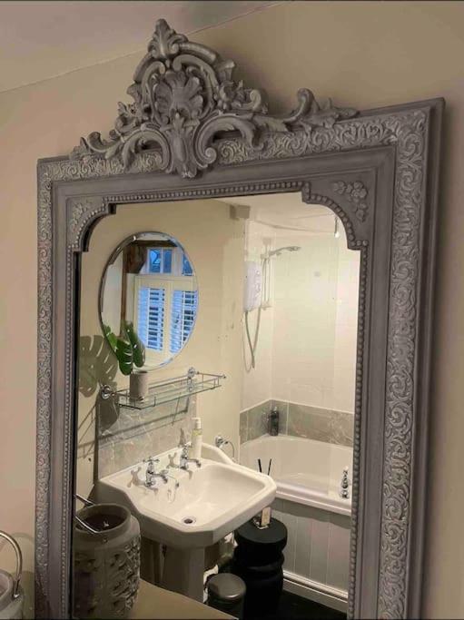 Entire Georgian Luxury Home - 3 Storey- High St Henley-In-Arden -Two Bedrooms-Sleeps 4 外观 照片